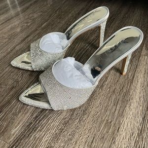 GIANNI BINI Silver Rhinestone Mule Heeled Slip-on Sandals size 8.5 (NEW)